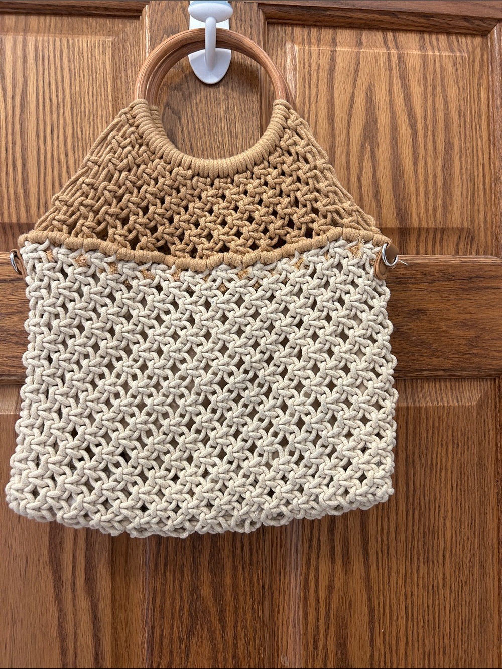Handmade Two-Tone Macramé Tote Bag in Tan and Cream image 2
